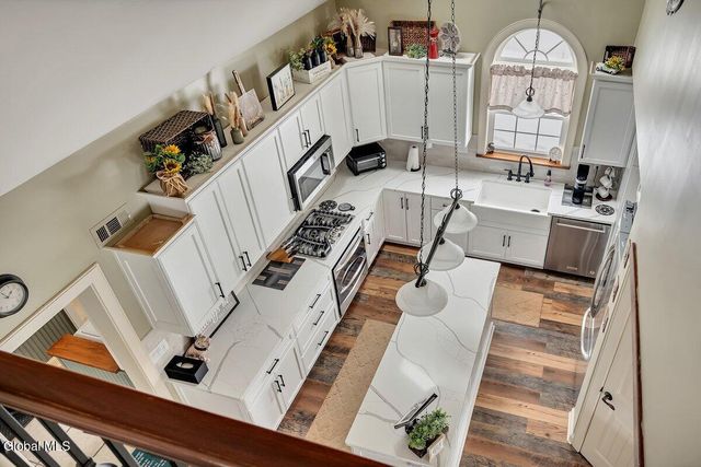 2A Castle Drive, Stillwater, NY 12170