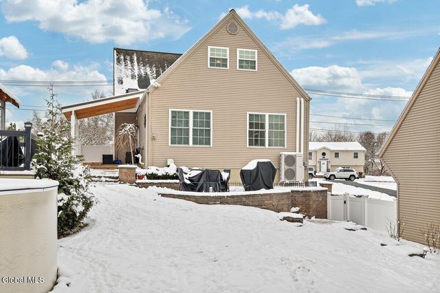 2A Castle Drive, Stillwater, NY 12170