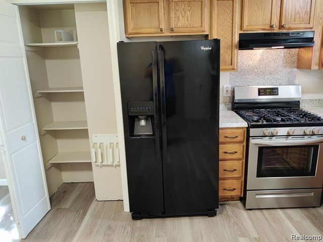 1979 E Franklin Drive, Canton, MI 48187