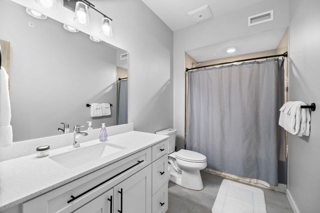 225 E Seventeenth Street, Traverse City, MI 49684