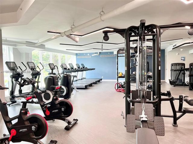 400 S Pointe Dr 1006, Miami Beach, FL 33139