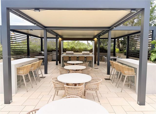 400 S Pointe Dr 1006, Miami Beach, FL 33139