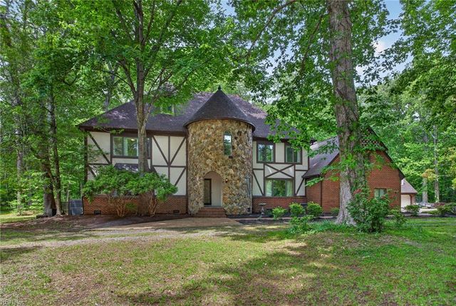 521 Woodards Ford RD, Chesapeake, VA 23322
