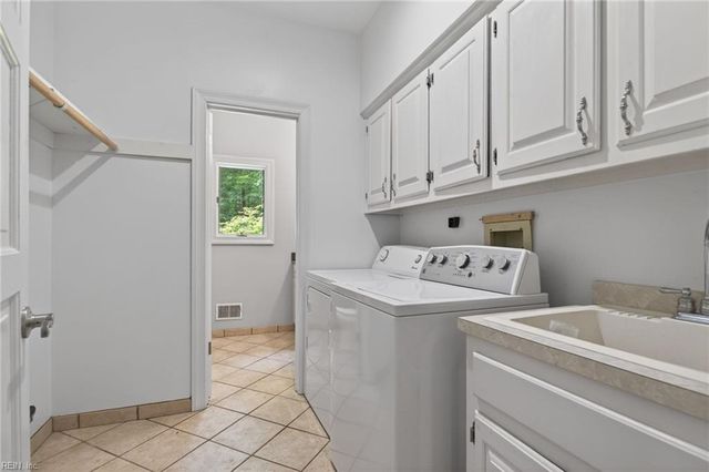 521 Woodards Ford RD, Chesapeake, VA 23322