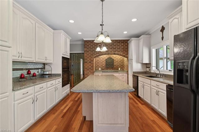 521 Woodards Ford RD, Chesapeake, VA 23322