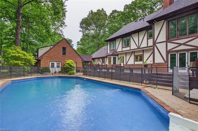521 Woodards Ford RD, Chesapeake, VA 23322