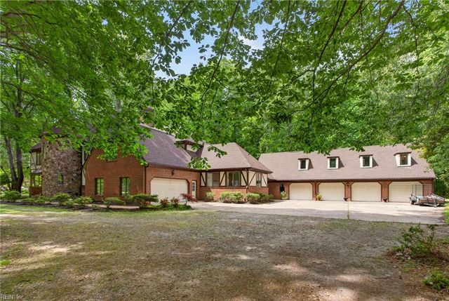 521 Woodards Ford RD, Chesapeake, VA 23322