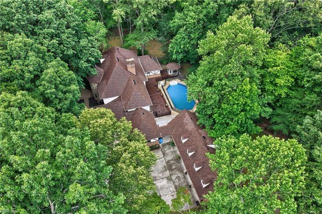 521 Woodards Ford RD, Chesapeake, VA 23322