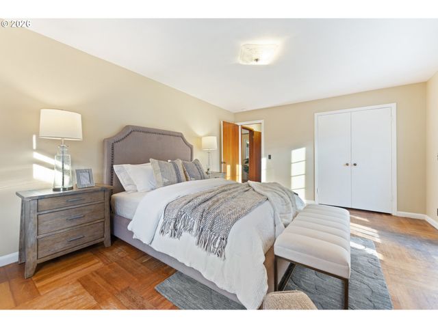 7126 N IVANHOE St, Portland, OR 97203