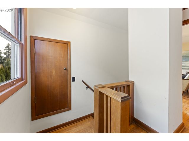 7126 N IVANHOE St, Portland, OR 97203