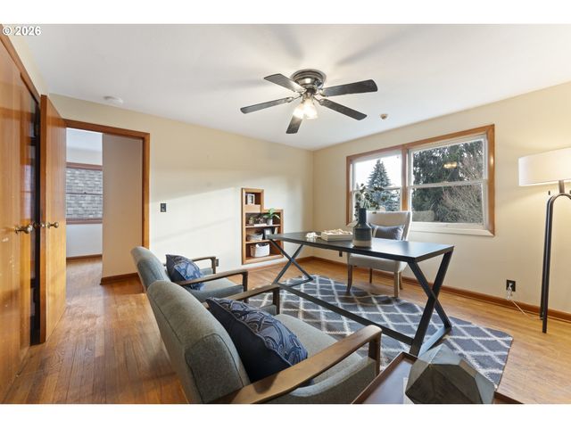 7126 N IVANHOE St, Portland, OR 97203