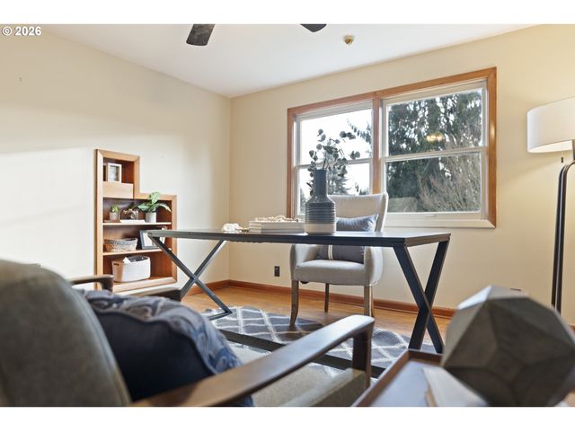 7126 N IVANHOE St, Portland, OR 97203