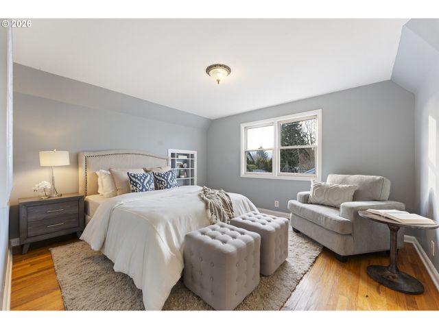 7126 N IVANHOE St, Portland, OR 97203