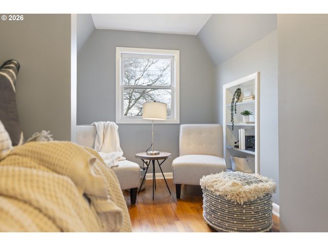 7126 N IVANHOE St, Portland, OR 97203