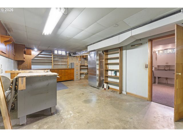 7126 N IVANHOE St, Portland, OR 97203