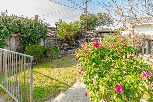 1250 Slayton Dr, Manteca, CA 95336