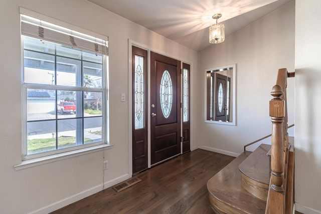 1250 Slayton Dr, Manteca, CA 95336