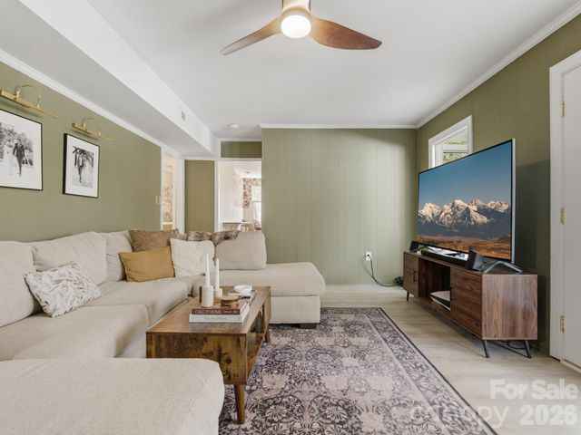 9234 Covedale Drive, Charlotte, NC 28270