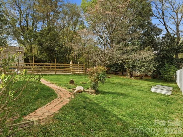 9234 Covedale Drive, Charlotte, NC 28270