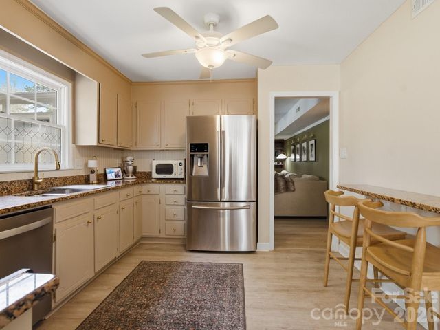 9234 Covedale Drive, Charlotte, NC 28270