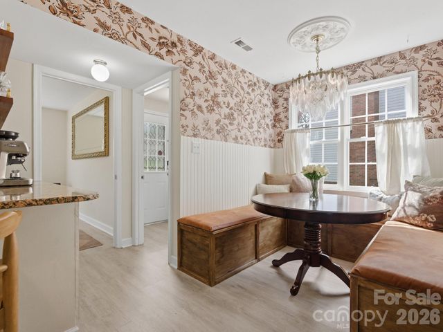 9234 Covedale Drive, Charlotte, NC 28270