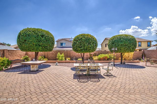 18017 W DESERT Lane, Surprise, AZ 85388