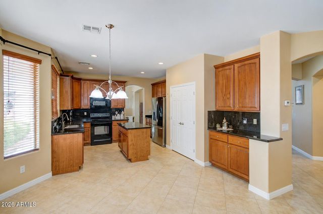 18017 W DESERT Lane, Surprise, AZ 85388