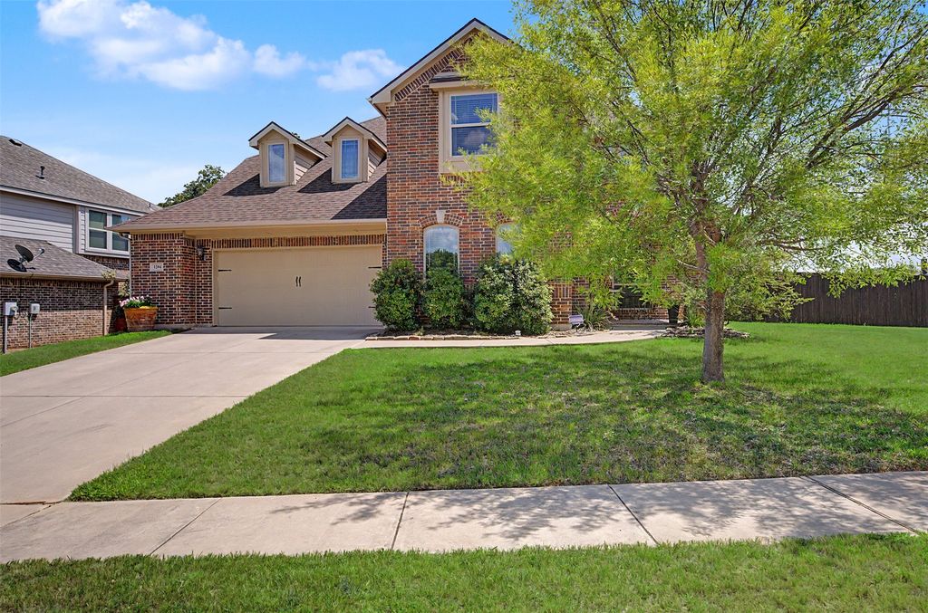 1204 Barberry Drive, Burleson, TX 76028