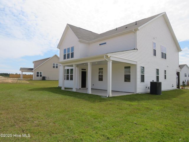 370 Summer Wind Way, Aberdeen, NC 28315