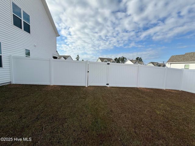 370 Summer Wind Way, Aberdeen, NC 28315