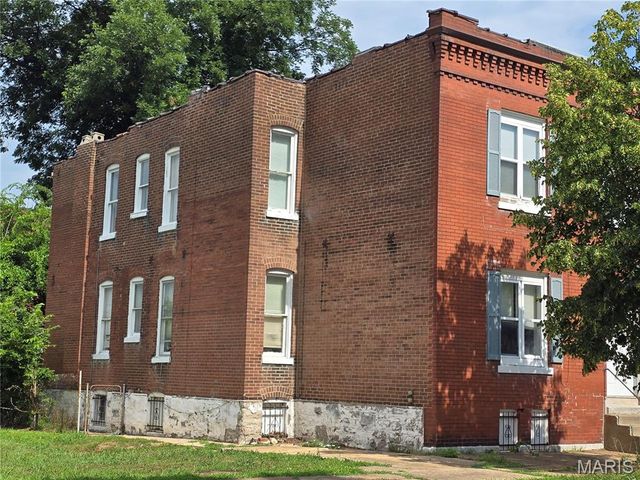 4555 S Compton Avenue, St Louis, MO 63111