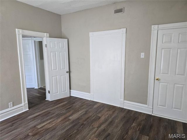 4555 S Compton Avenue, St Louis, MO 63111