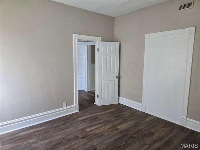 4555 S Compton Avenue, St Louis, MO 63111