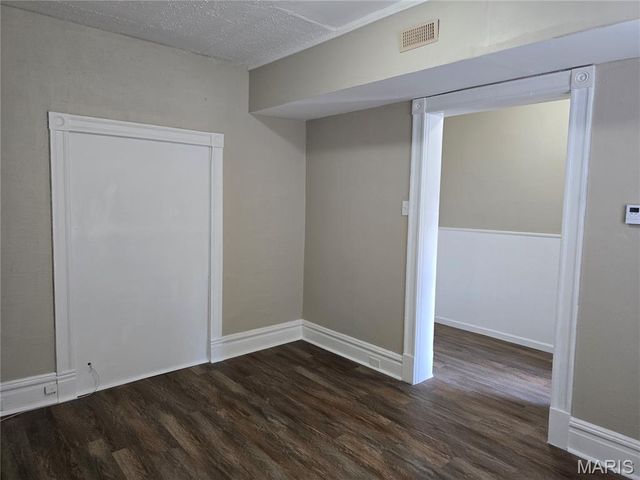 4555 S Compton Avenue, St Louis, MO 63111