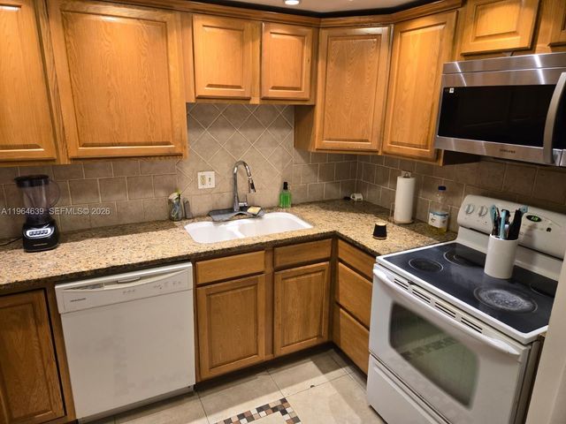 4156 Inverrary Dr 404, Lauderhill, FL 33319