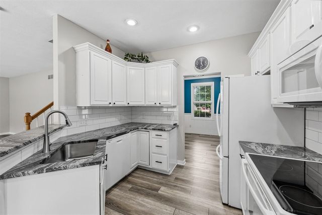 3560 Smithfield Way, Kalamazoo, MI 49009