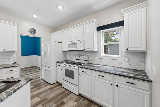 3560 Smithfield Way, Kalamazoo, MI 49009