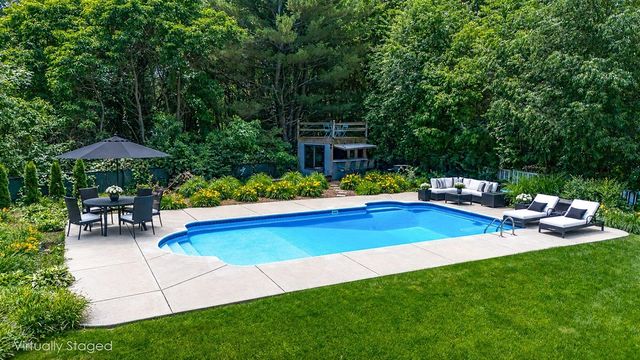 3560 Smithfield Way, Kalamazoo, MI 49009