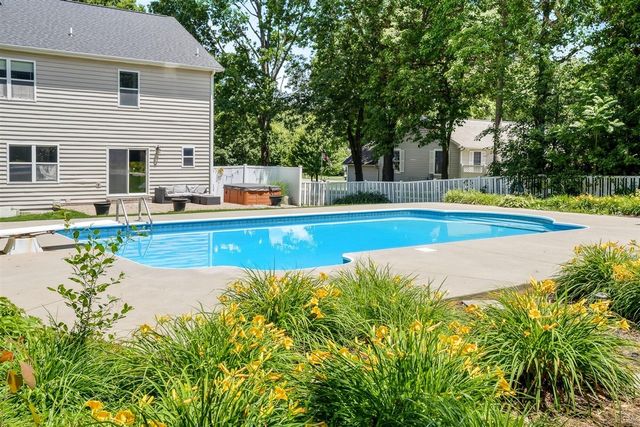 3560 Smithfield Way, Kalamazoo, MI 49009
