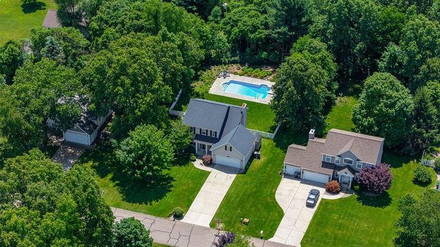 3560 Smithfield Way, Kalamazoo, MI 49009
