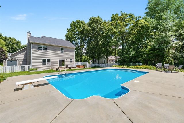 3560 Smithfield Way, Kalamazoo, MI 49009