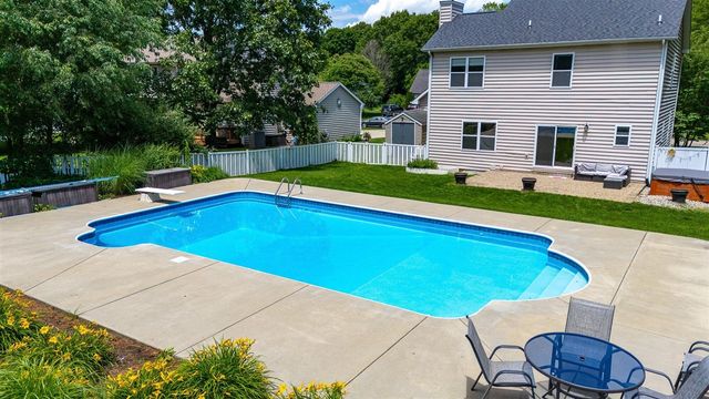 3560 Smithfield Way, Kalamazoo, MI 49009