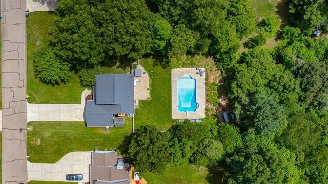3560 Smithfield Way, Kalamazoo, MI 49009