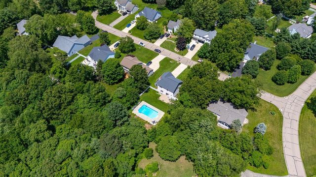 3560 Smithfield Way, Kalamazoo, MI 49009