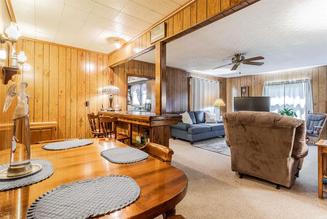 321 E Chestnut Street, Boonville, IN 47601