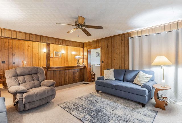 321 E Chestnut Street, Boonville, IN 47601
