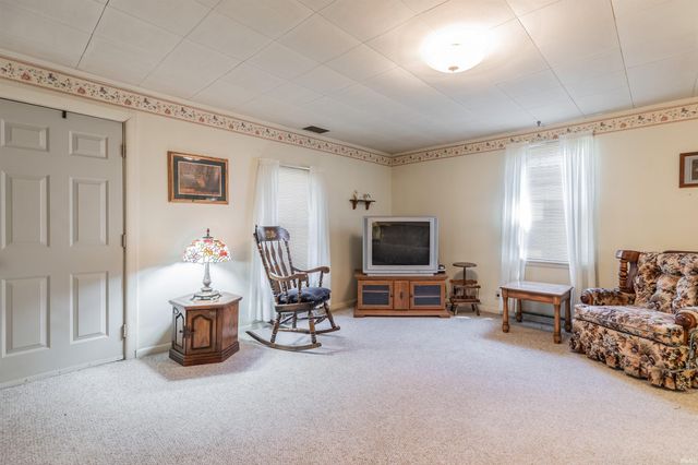 321 E Chestnut Street, Boonville, IN 47601