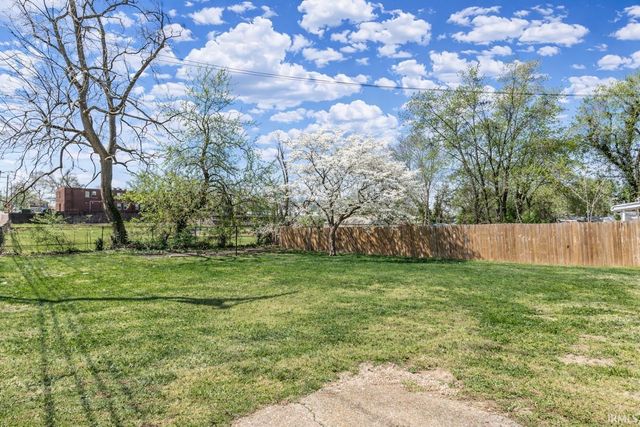 321 E Chestnut Street, Boonville, IN 47601