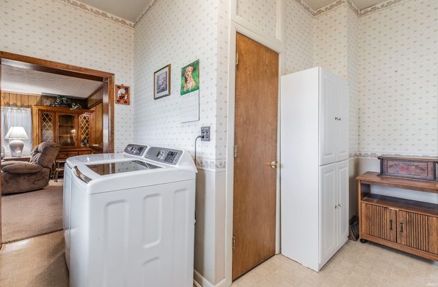 321 E Chestnut Street, Boonville, IN 47601