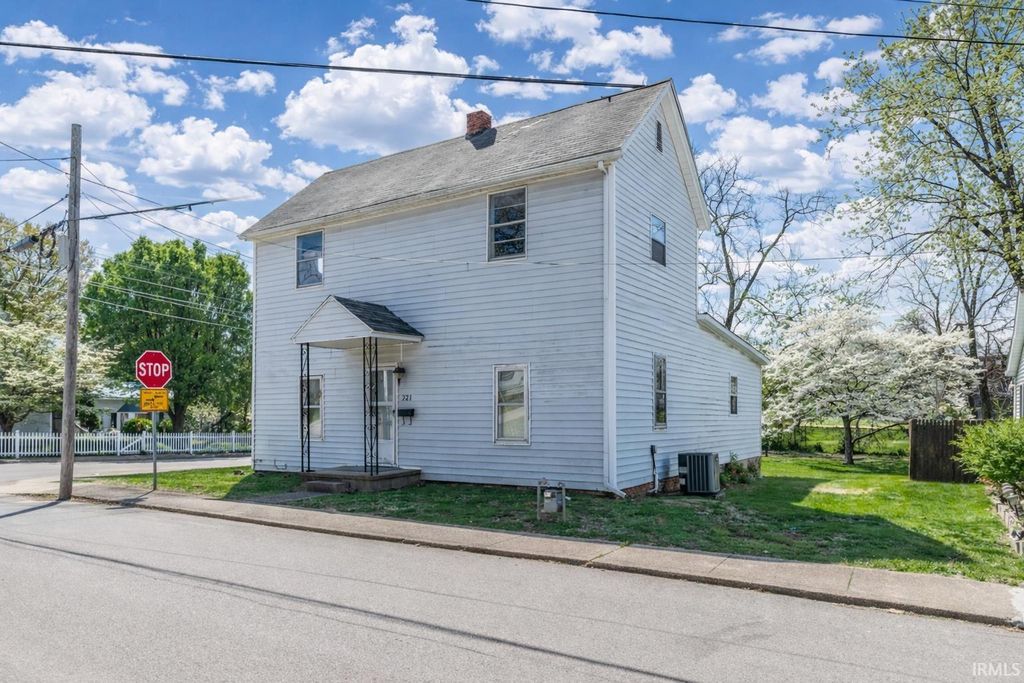 321 E Chestnut Street, Boonville, IN 47601